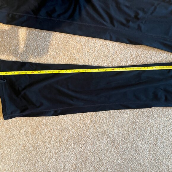 Lululemon Groove High Rise Flared Pant (Warm) Size 6 - Picture 4 of 5